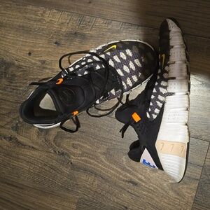 🪱2022 METCON NIKE BLACK & WHITE PRINTED SNEAKERS SIZE 7.5🪱